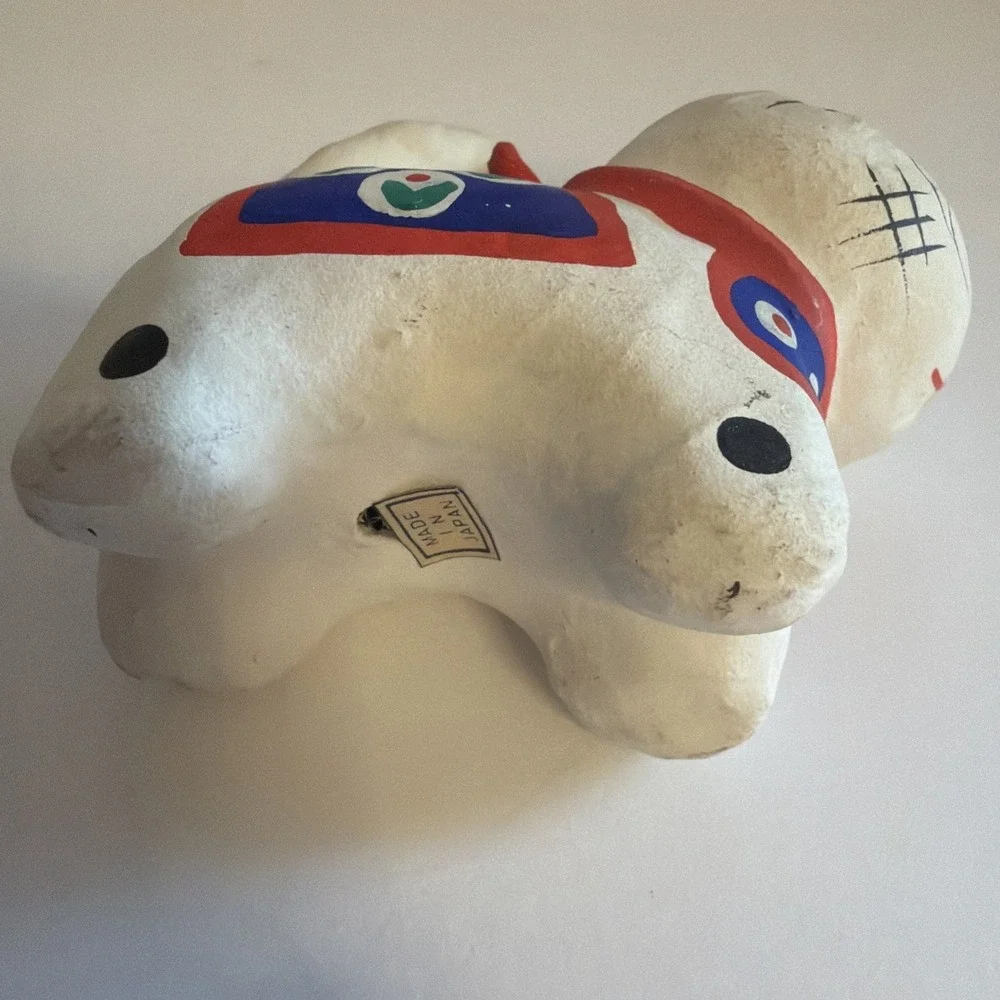 Japanese lucky cat papier-mâché (hariko) figurine